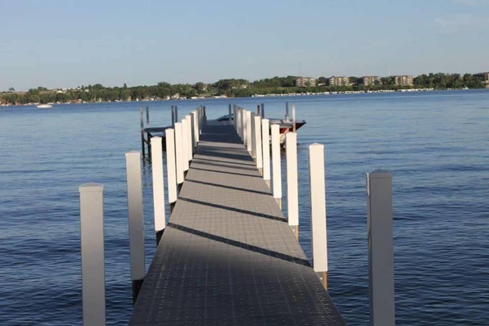 Okoboji Commons Hotel Buitenkant foto